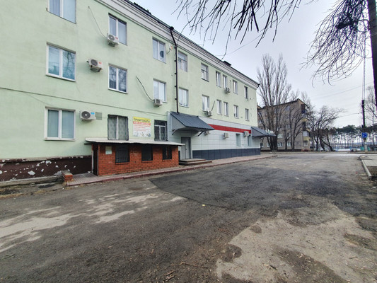 Снять  помещение свободного назначения